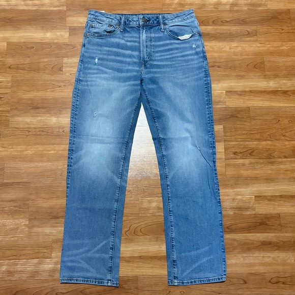 American Eagle Outfitters Other - American Eagle Outfitters Men's Airflex Relaxed Straight Jeans 33x32 Flaw